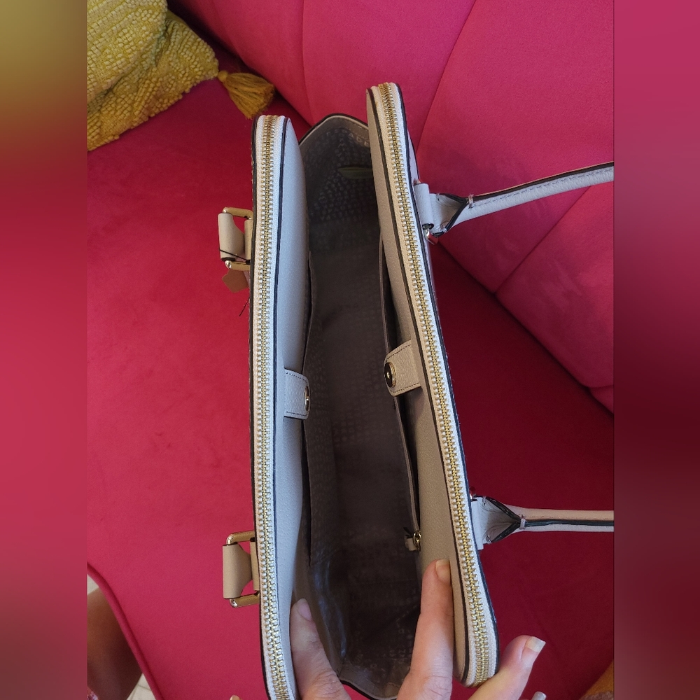 Authentic Kate Spade ♠️ - Picture 2 of 7